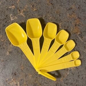 Vintage 70s Tupperware Yellow Measuring Spoon Set